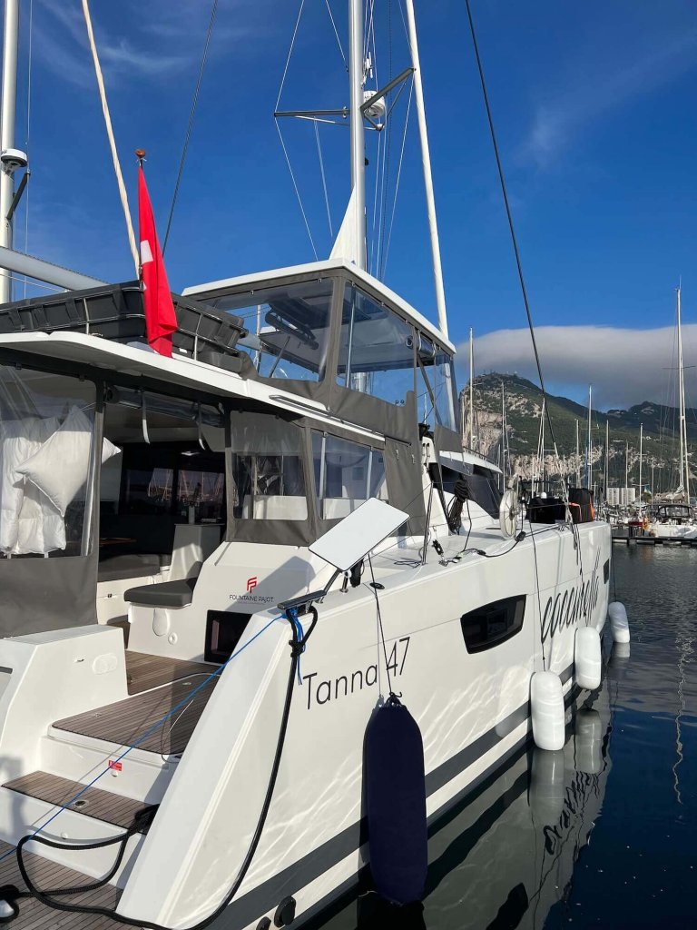Elon Musk's Starlink System auf der Yacht Coccinella