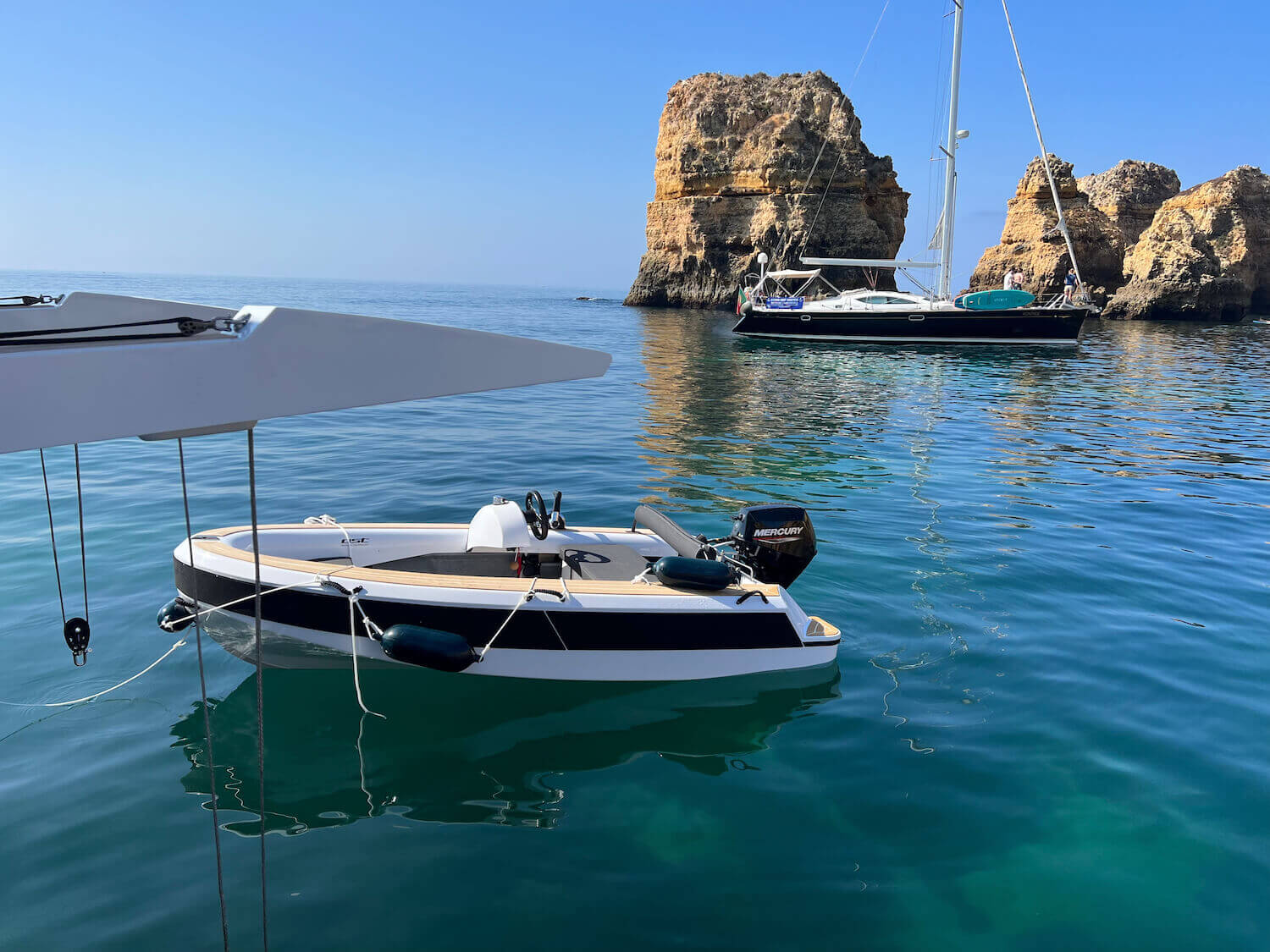 Dinghy der Coccinella Yacht