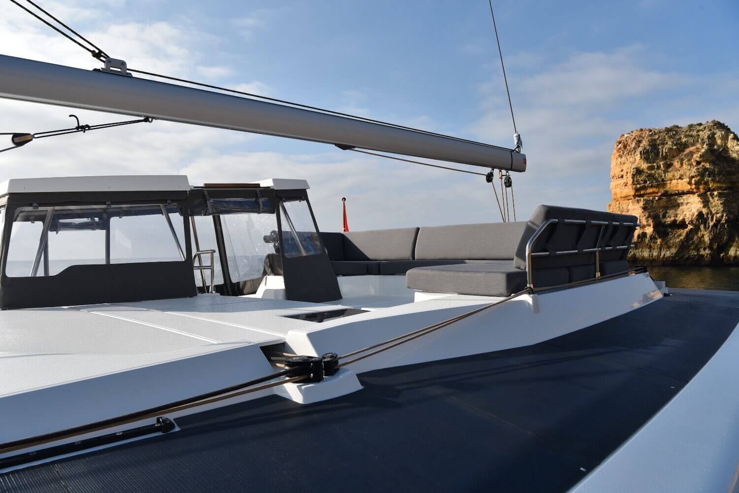 Obere Lounge der Coccinella Yacht