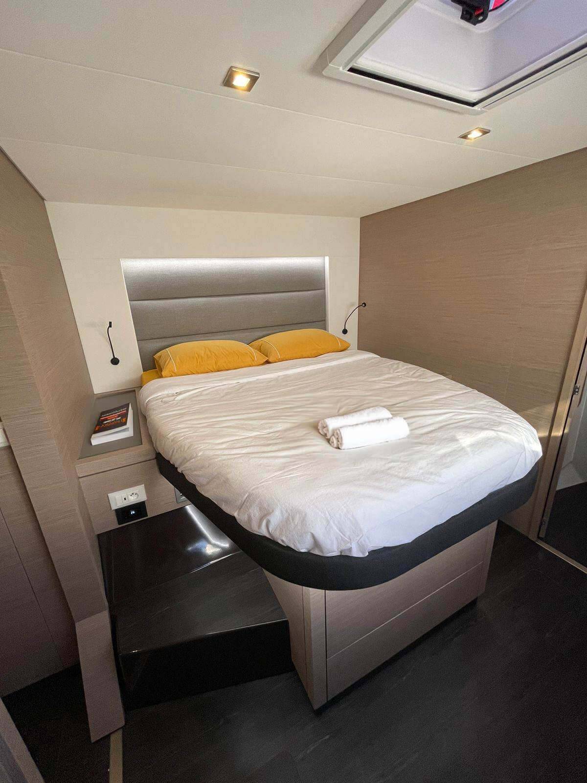 Schlafzimmer 2 auf der Coccinella Yacht