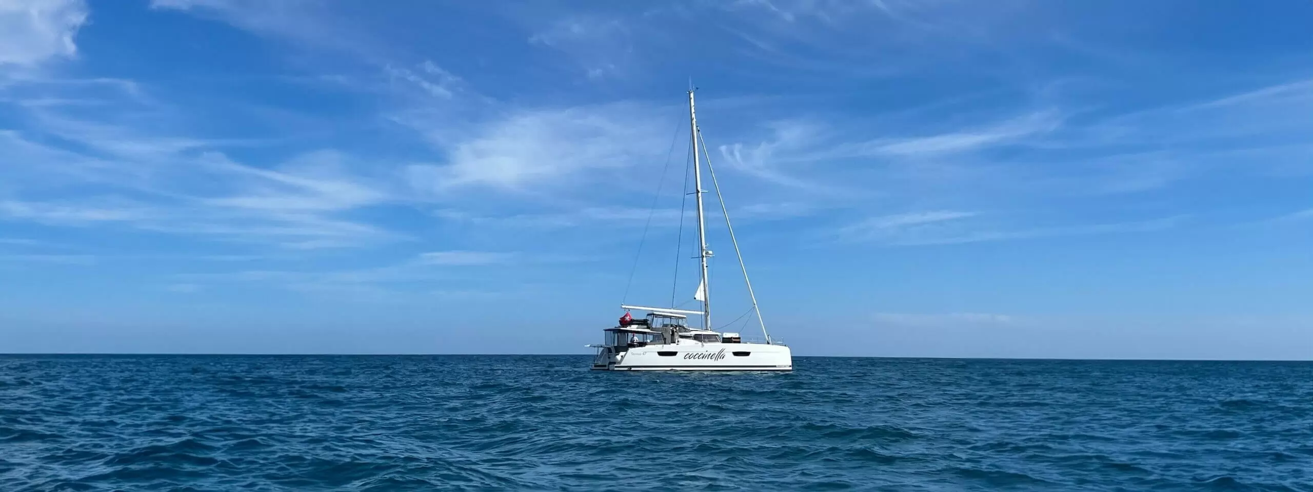 Coccinella Yacht auf hoher See gross