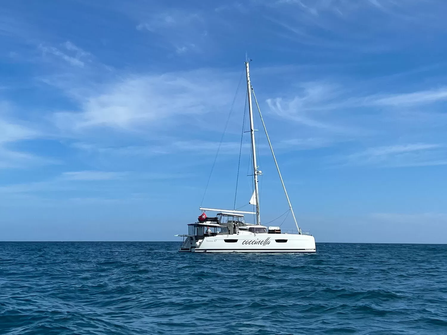 Coccinella Yacht auf hoher See