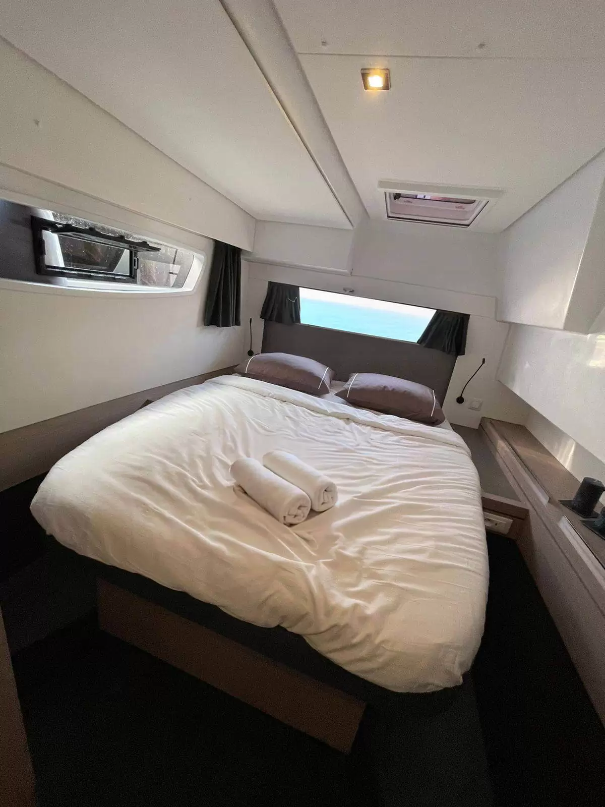 Schlafzimmer 1 auf der Coccinella Yacht